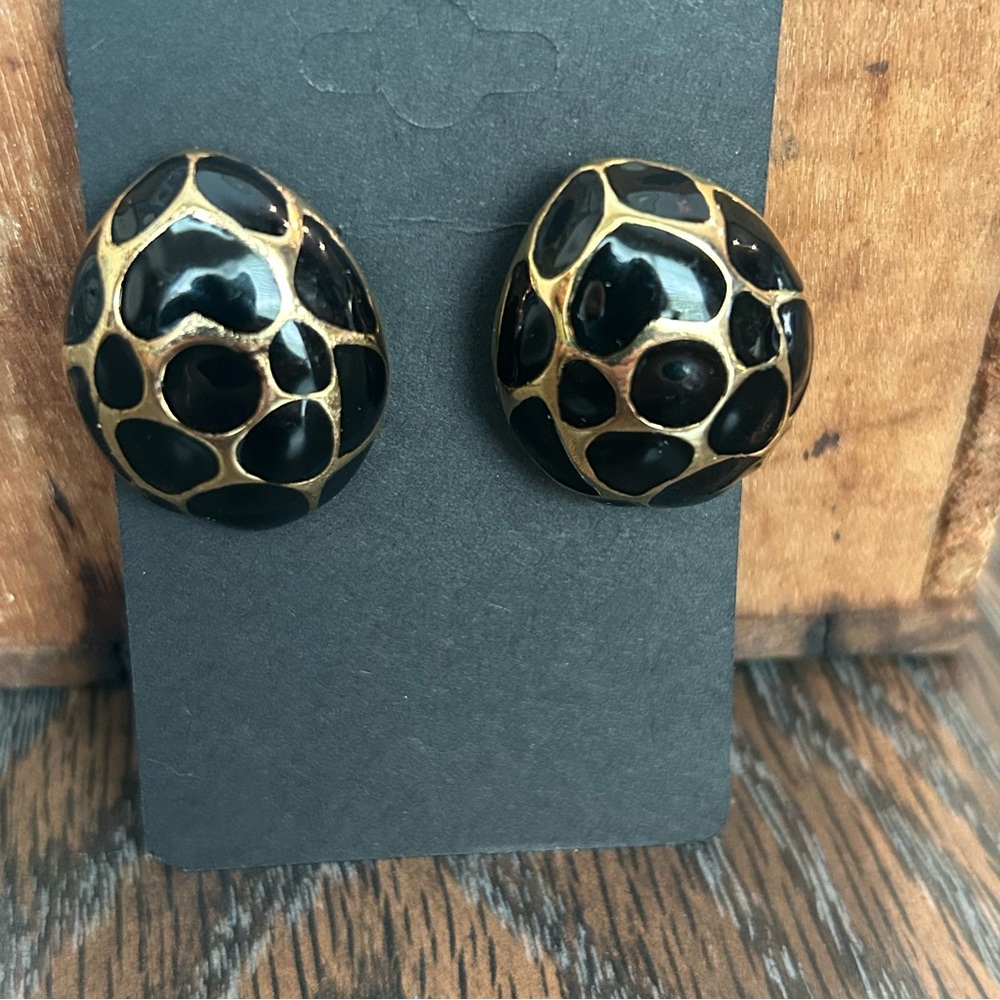 Vintage Gold Tone Earrings Black Enamel Giraffe Print 1980s 1990s Chic Clip On